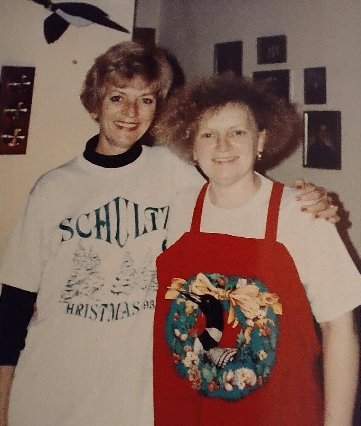 Looney sisters at the Schultz Christmas in Melrose, 1993