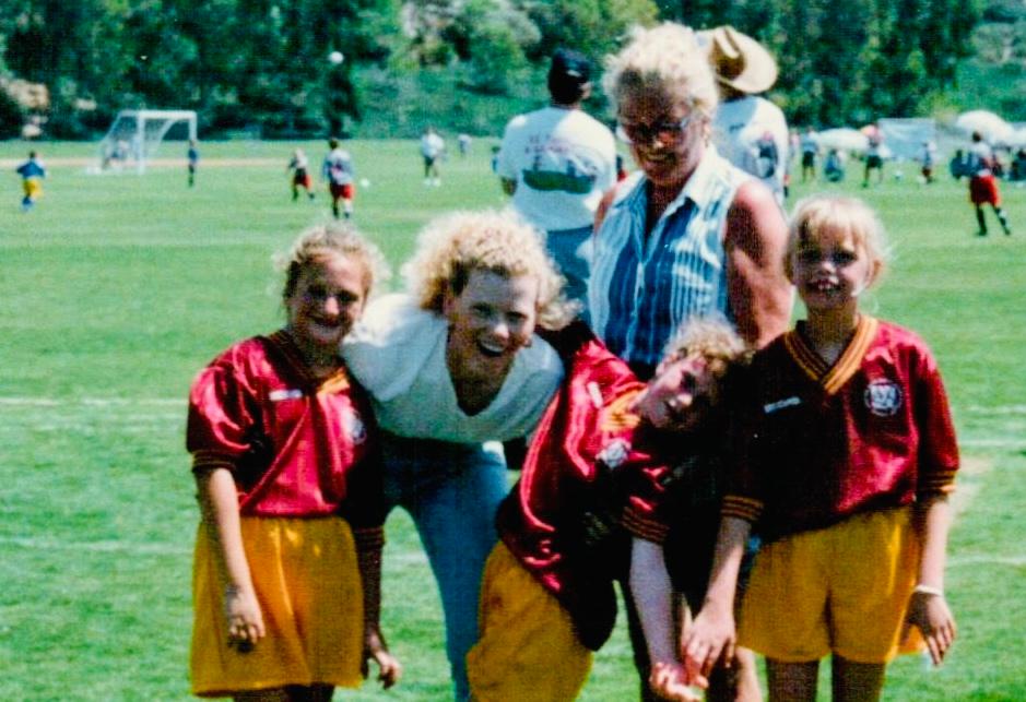 Ashley and her teammates taking time out for a photo. She always had the biggest smile on the field 💕