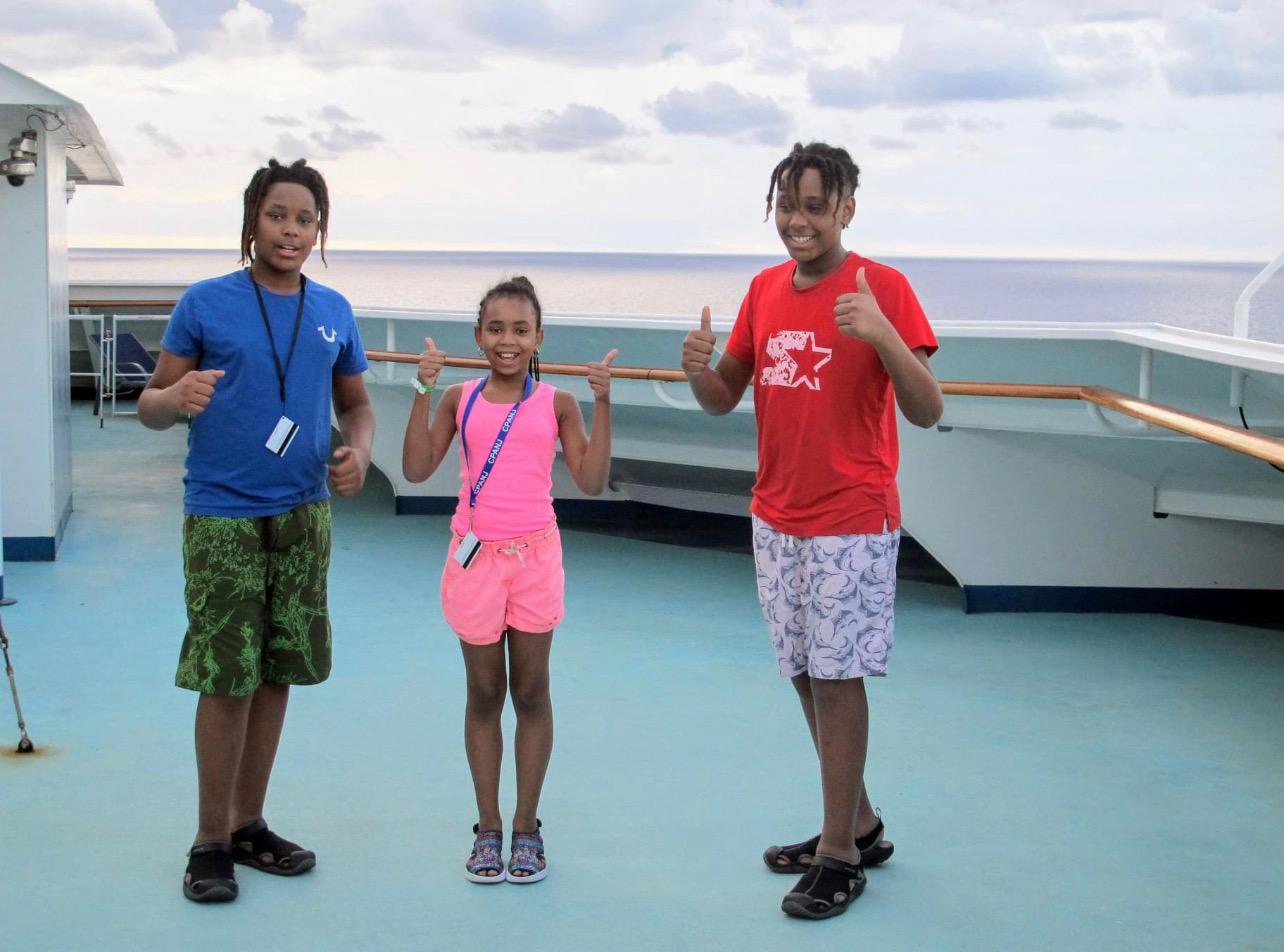 Thumbs up…. Therego those smiles again..