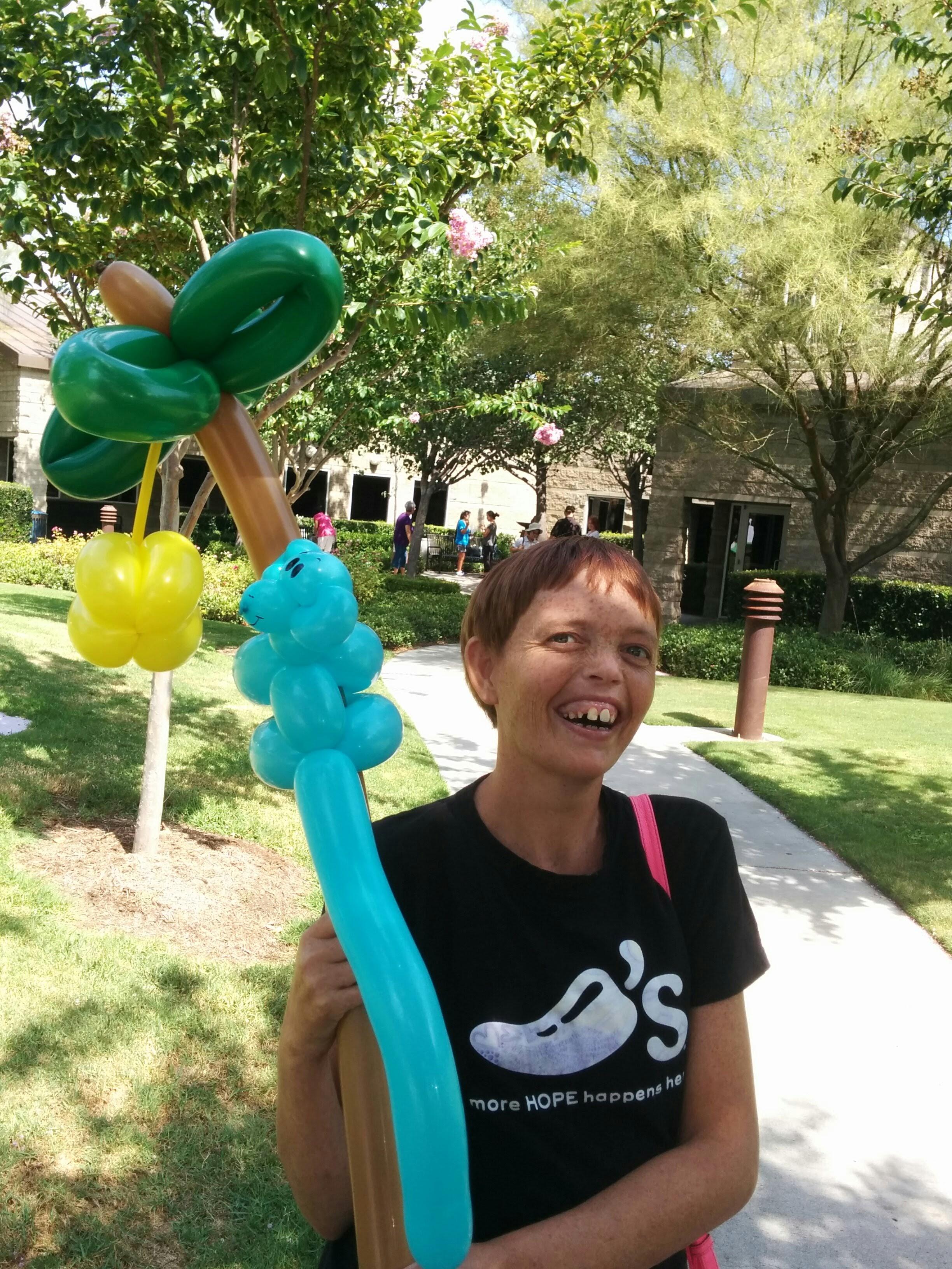 Randomly found a person making balloons.