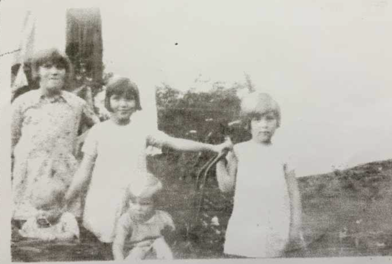 Top l to r - Dorothy, Olive, Joan
Bottom l to r - Maurice, Edna
