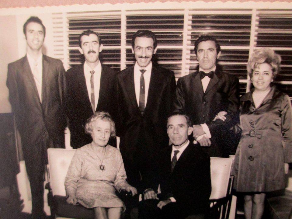 top left
Uncle George DiPiero, Geraldo DiPiero, Joao DiPiero, Dad, Aunt Antoinette
Grandmother Rosina, and Grandfather Solferino