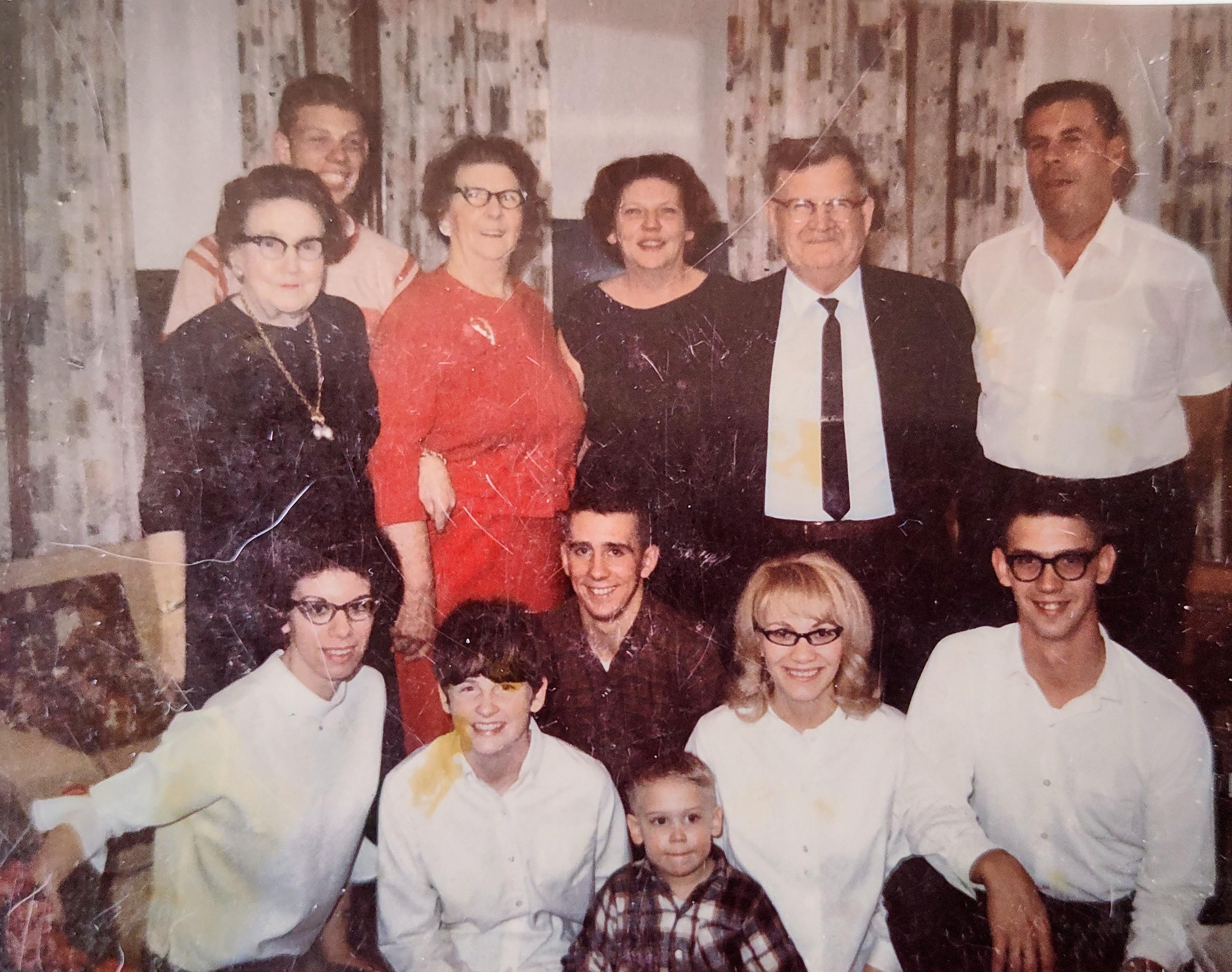 Grandma Weber, Chris, Grandma Boam, Ruth, Ted's Dad and Ted.
Cookie, Lynn, Friend of Lynn's, Ginni, Art and little Richie.
