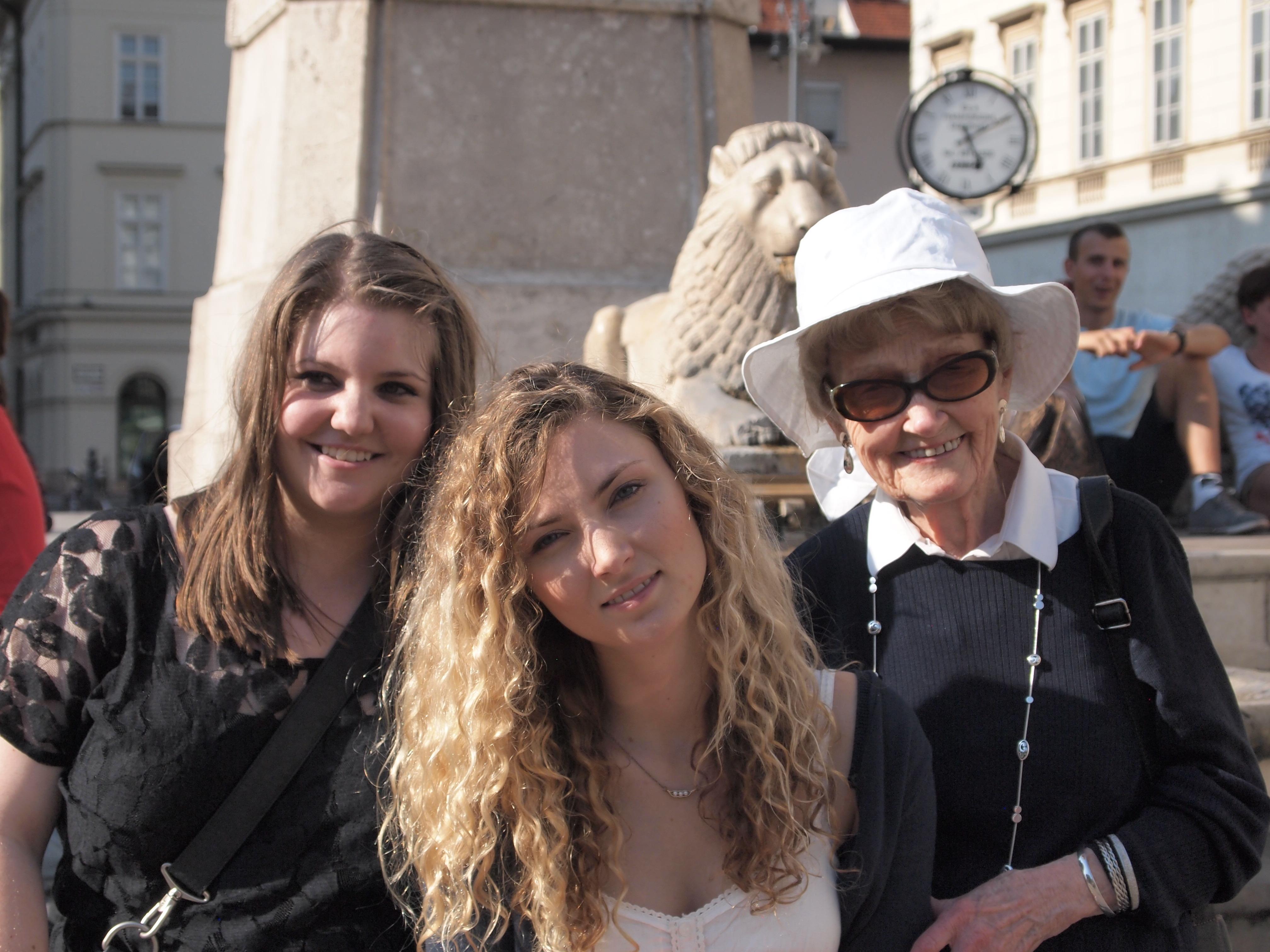 Grandma, Chelsea & Shannon