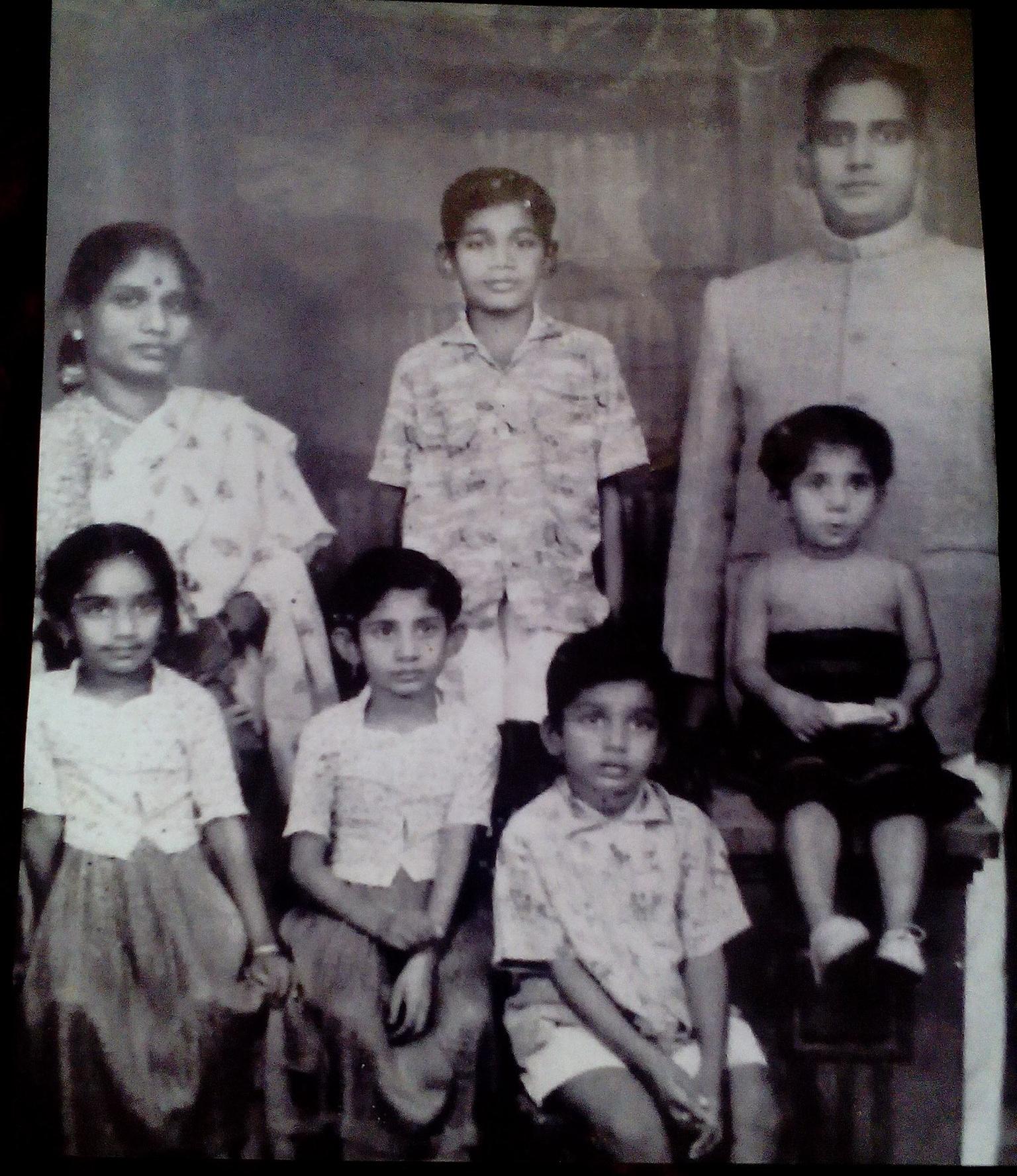 GD Prasad with his parents and siblings